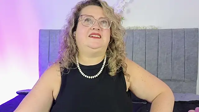 CurvyRosse_のライブXXXチャット