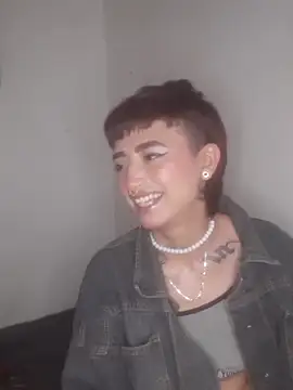 AlexxaAndRileyy Show in webcam