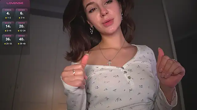 -JuicyMolly-'s Live XXX Chat