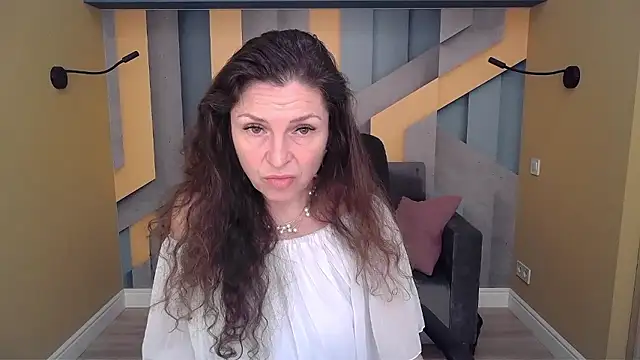 EllaLong: απευθείας συνομιλία ΧΧΧ