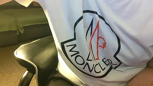 Chatroom XXX en direct de MarcCock009