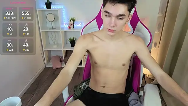 Chatroom XXX en direct de YamiTwink