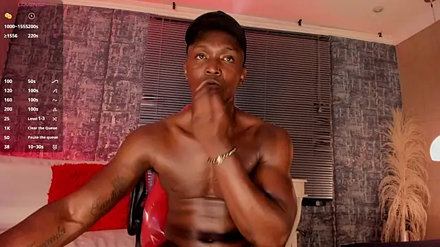 DannSmmith Adlı Modelin Canlı XXX Sohbeti