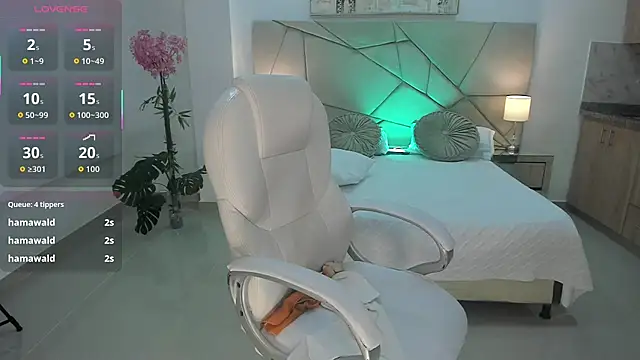 Aida_adams 即時 XXX 聊天