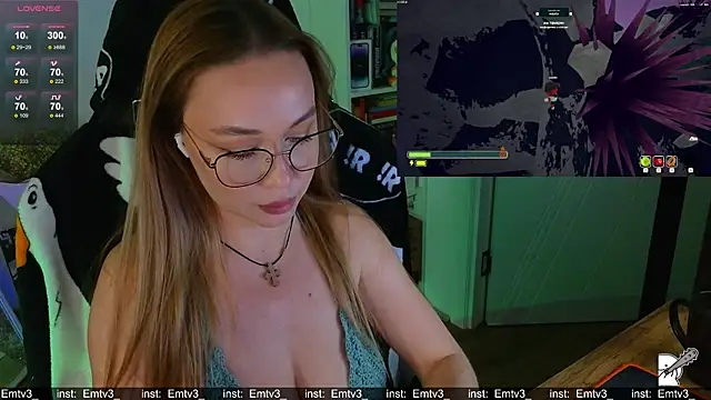 Emili1-'s Live XXX Chat