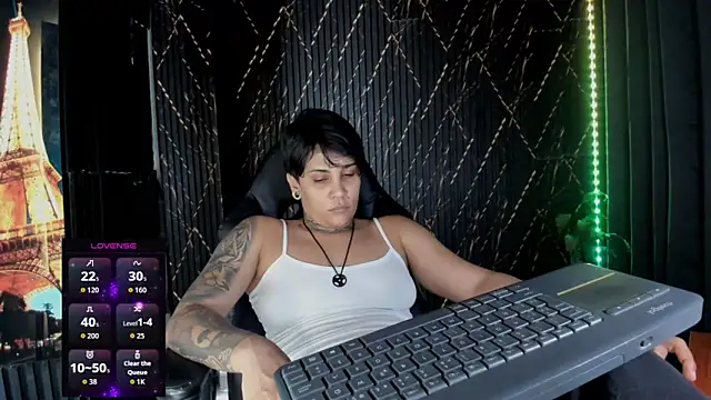 ZhoeStrong 即時 XXX 聊天