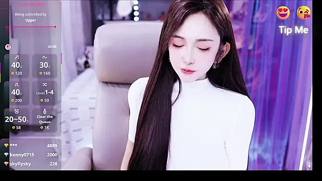 Liora- live XXX chat