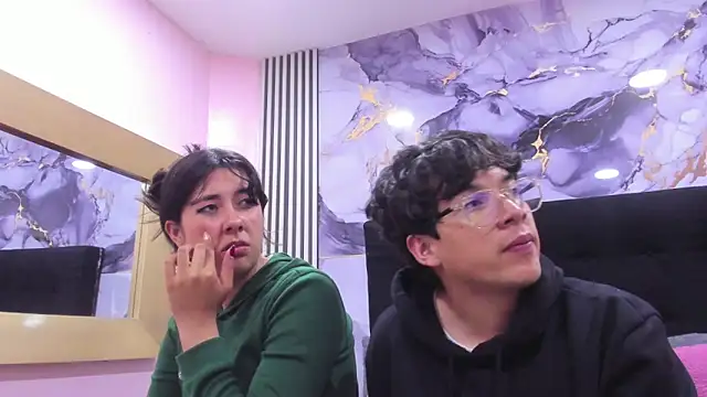 Desire_Ecstasy 即時 XXX 聊天