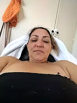 Lunita86 即時 XXX 聊天