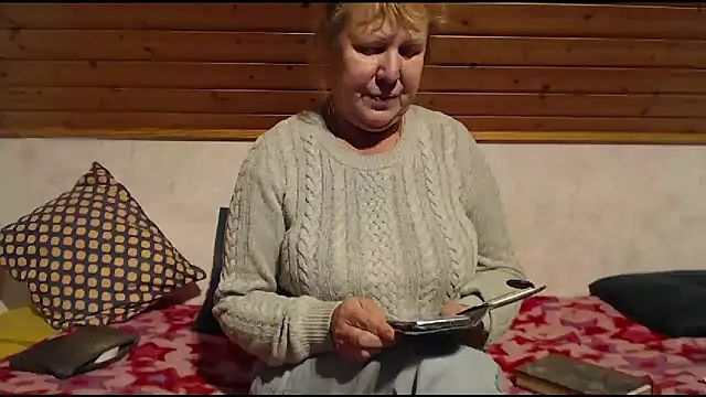 Show modela Nikole111 na web-kameri