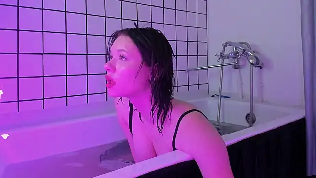 دردشة BeatriceMoonlight الجنسية المباشرة