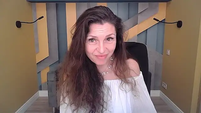 EllaLong's Live XXX Chat