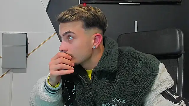 Živý XXX chat BrandonTate