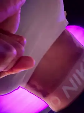 F3ckd0lllucyのライブXXXチャット