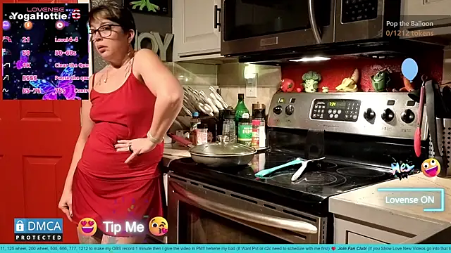 YogaHottie76のライブXXXチャット