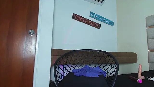 LittlePeach_'s Live XXX Chat