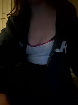 KittieCreme's Live XXX Chat