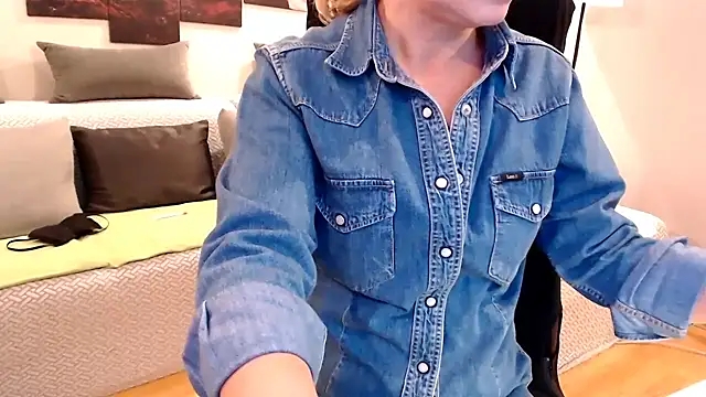 XXX chat uživo modela sempre-rompina