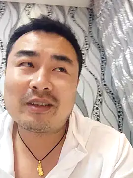 guozuo: онлайн-секс-чат