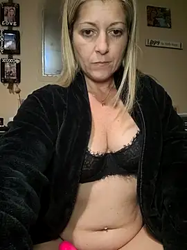 Chat XXX en directo de NikkiBlisss