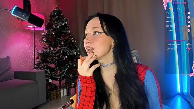 Juicy_Vikki: онлайн-секс-чат