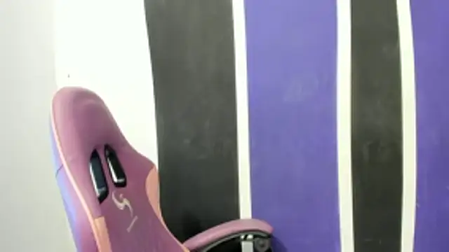 shy_luna18's Live XXX Chat