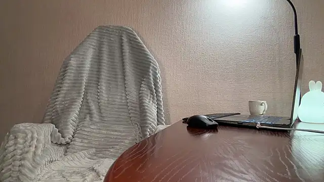 Alexxxkiss: онлайн-секс-чат