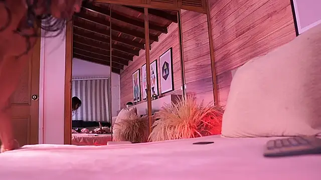 IzzyWild Adlı Modelin Canlı XXX Sohbeti