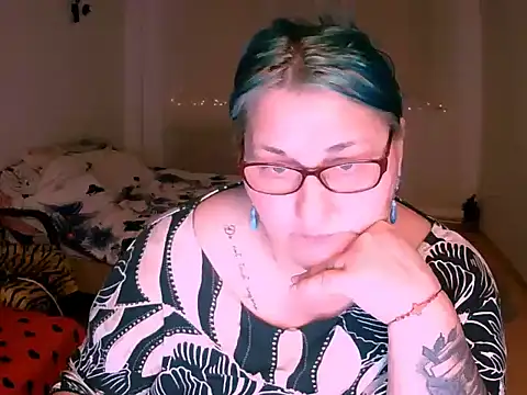 BlondyBigBoobs 现场XXX聊天