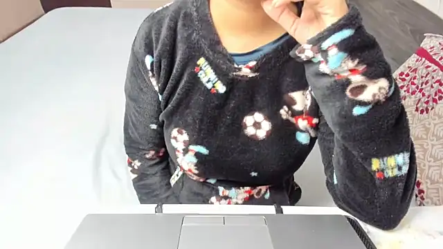 XXX chat uživo modela Dever_Bhabhi_