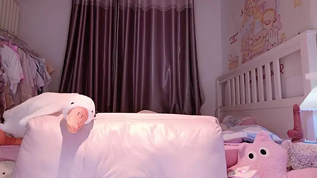 love-uiui 在線直播表演