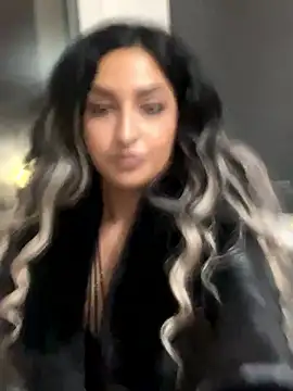 Mia_spicyy's Live XXX Chat