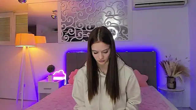 LuisaCloverのライブXXXチャット