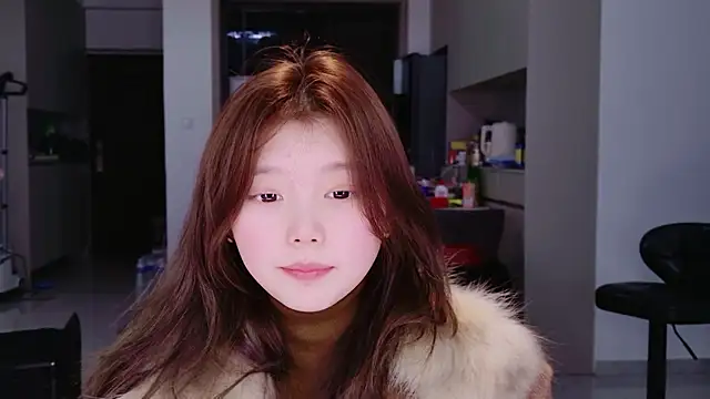 yang-yang-yang Adlı Modelin Canlı XXX Sohbeti