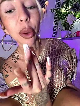 CheekyChels' Live XXX Chat