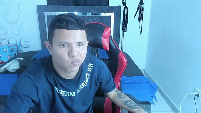 Chat XXX ao vivo de Steven19_LatinBoy