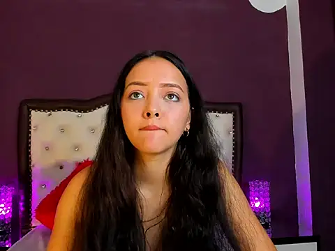 JadeRouse18's Live XXX Chat