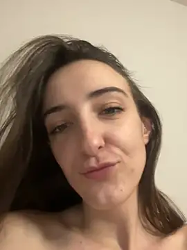 ElitaVibes' Live XXX Chat