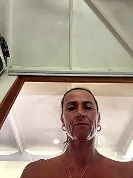 clarastrip 现场XXX聊天