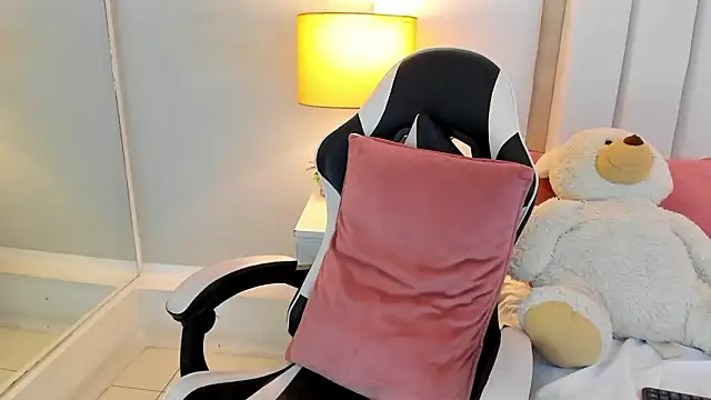 EllaEvanz 现场XXX聊天