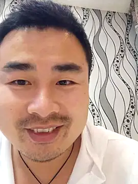 guozuo 在線直播表演