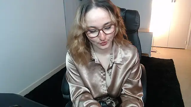 Crystal-dreamt 即時 XXX 聊天