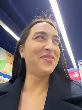 Chat XXX en directo de Holly_Play