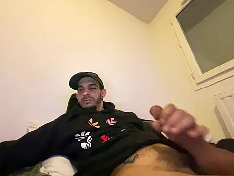 Rebeu313 即時 XXX 聊天