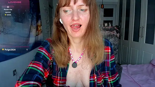 XXX chat uživo modela YourSexyNeighbour