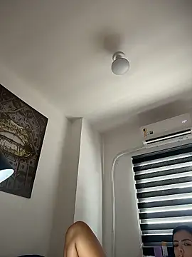 Srta_Jhenny 即時 XXX 聊天