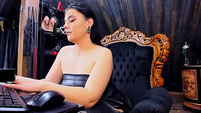 MistressEly 现场XXX聊天