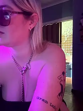 Granlady7 Adlı Modelin Canlı XXX Sohbeti