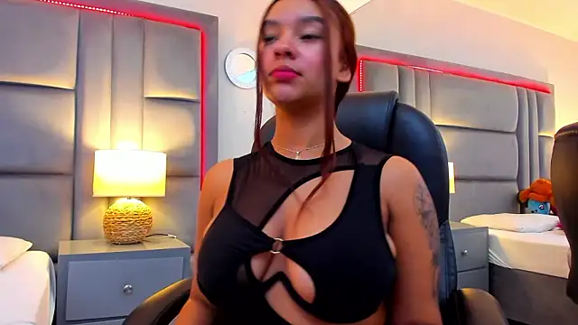 XXX chat uživo modela GabyMoreau
