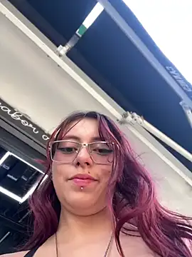 CamiTeaseX_ Adlı Modelin Canlı XXX Sohbeti